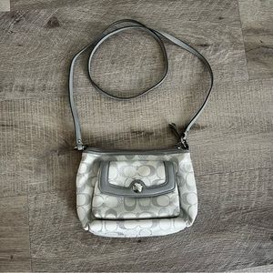 Coach Signature Purse | Small size